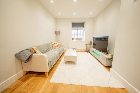 2 bedroom apartment for sale, Syresham Gardens, The Priory Syresham Gardens, RH16