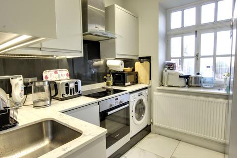 2 bedroom apartment for sale, Syresham Gardens, The Priory Syresham Gardens, RH16