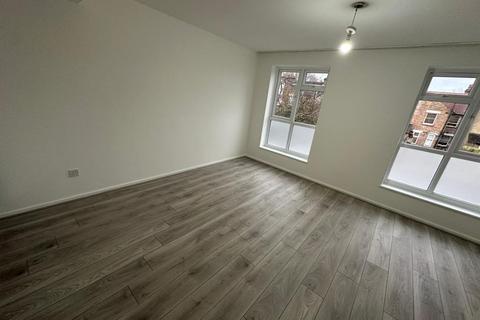 3 bedroom semi-detached house to rent - 3 Bed Flat To Let