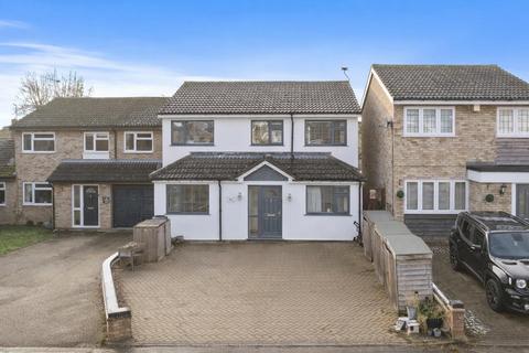 4 bedroom detached house for sale - Russell Drive, Bedford MK45