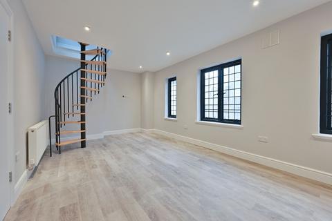 2 bedroom duplex to rent, High Street, Watford, WD17