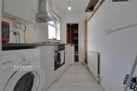 Studio to rent, Greenford, UB6