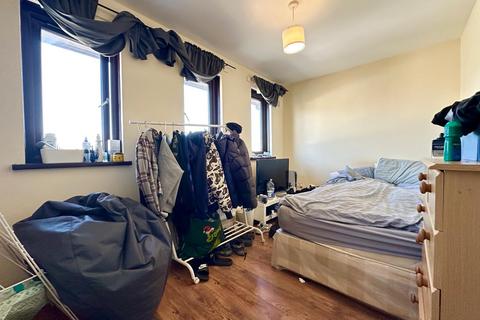 4 bedroom terraced house to rent, Oxley Close, London SE1