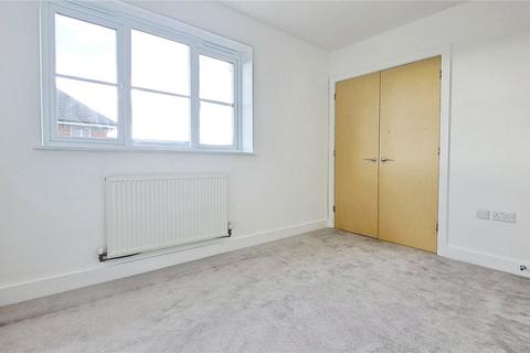 3 bedroom terraced house to rent, Lydd Close, East Sussex TN38