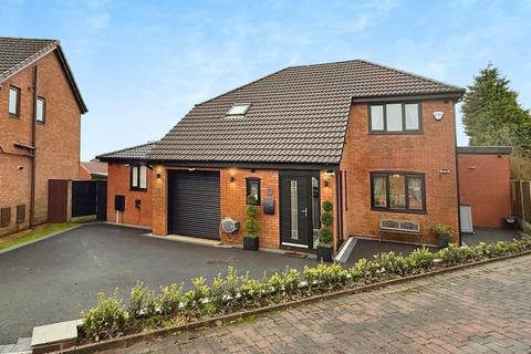 5 bedroom detached house for sale, Spinners Way, Oldham, OL4