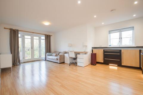 2 bedroom apartment to rent, Station Road, Beaconsfield HP9