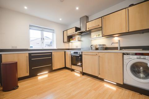 2 bedroom apartment to rent, Station Road, Beaconsfield HP9