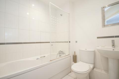 2 bedroom apartment to rent, Station Road, Beaconsfield HP9
