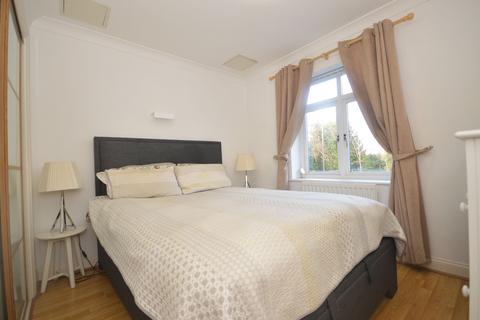 2 bedroom apartment to rent, Station Road, Beaconsfield HP9