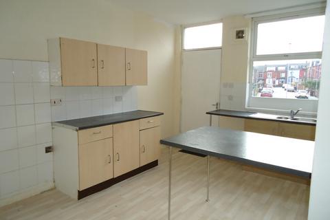 4 bedroom terraced house to rent, Ingleton Street, Leeds LS11