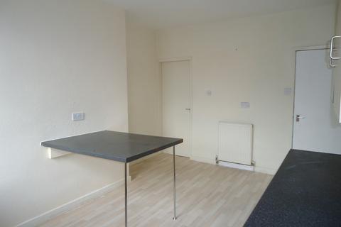 4 bedroom terraced house to rent, Ingleton Street, Leeds LS11