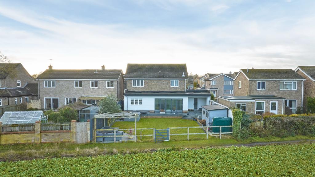 57 Strollers Way Externals 070126 3