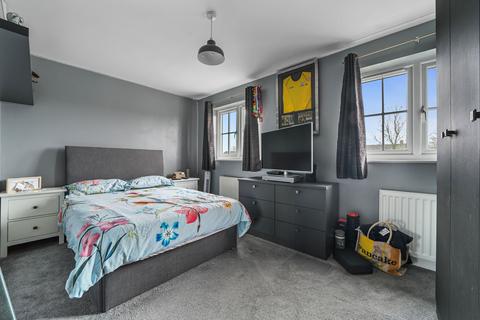 3 bedroom detached house for sale, Strollers Way, Newmarket CB8