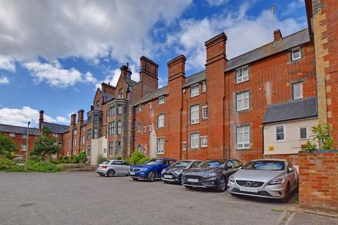 2 bedroom apartment to rent - Buckingham Court, Dunmow