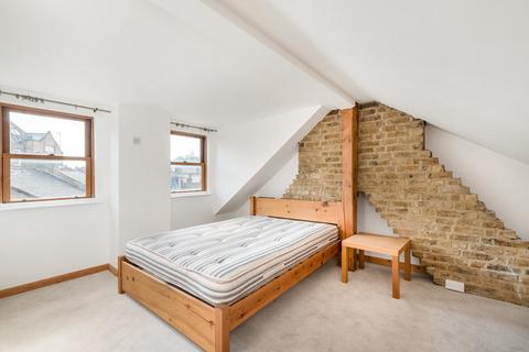 2 bedroom apartment to rent, Silverthorne Road, Battersea SW8