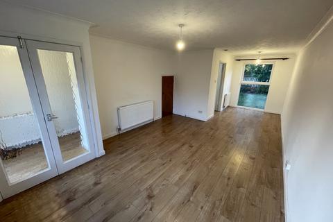 3 bedroom end of terrace house to rent, Longfield, Falmouth TR11