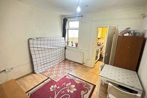 undefined, Myrtle Road, Hounslow