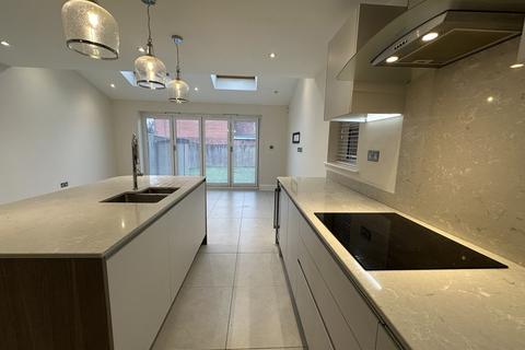 4 bedroom semi-detached house to rent - Moss Lane, Bramhall