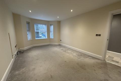 4 bedroom semi-detached house to rent, Moss Lane, Bramhall