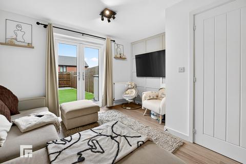 3 bedroom end of terrace house for sale, Rhodfa Hughes, Old St. Mellons, Cardiff