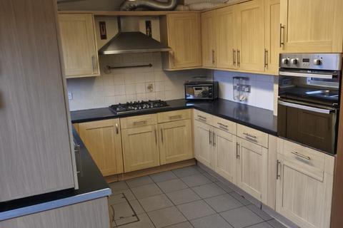 3 bedroom semi-detached house to rent - Wellstead Avenue, London N9