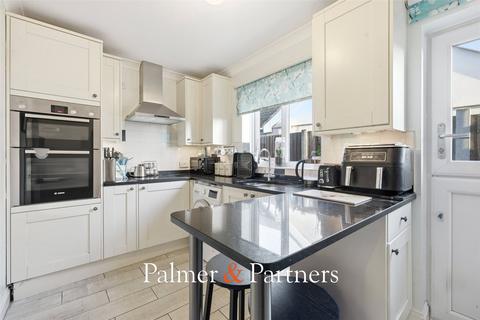 3 bedroom bungalow for sale, Frinton Road, Thorpe-le-Soken, Clacton-on-Sea, Essex, CO16