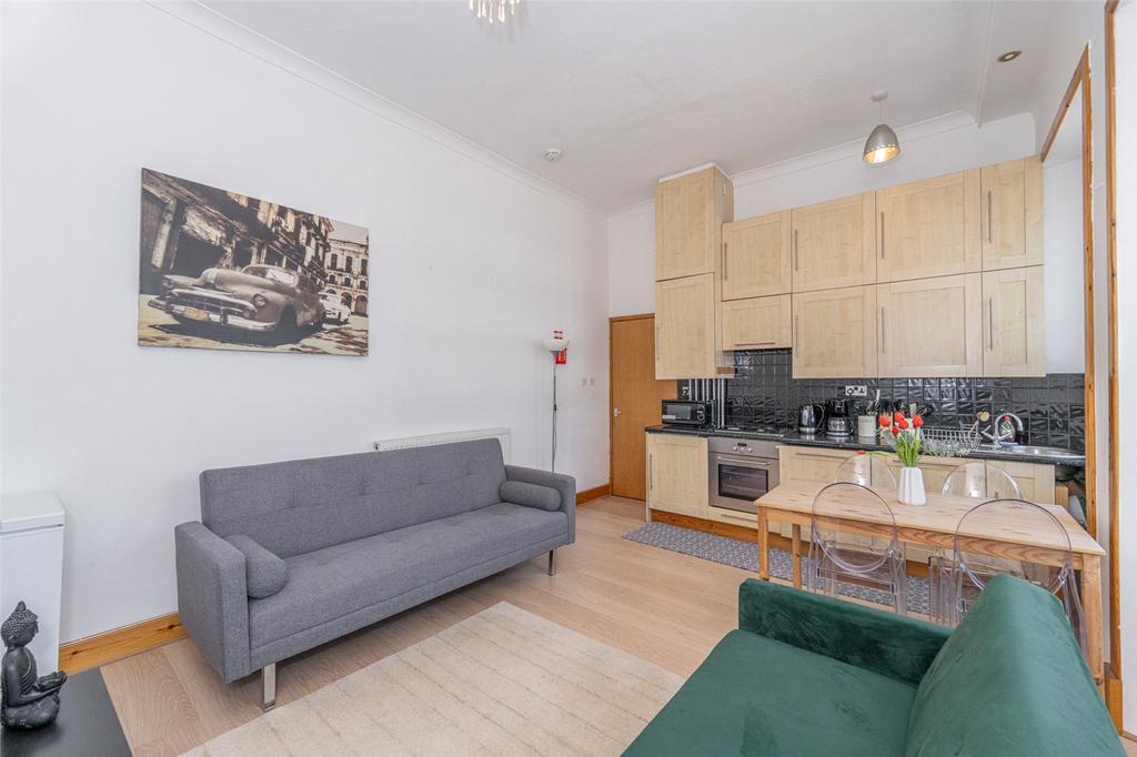 Lounge Kitchen Alt