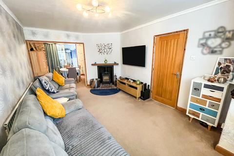 4 bedroom semi-detached house for sale, Woodgate Drive, Leicester LE4