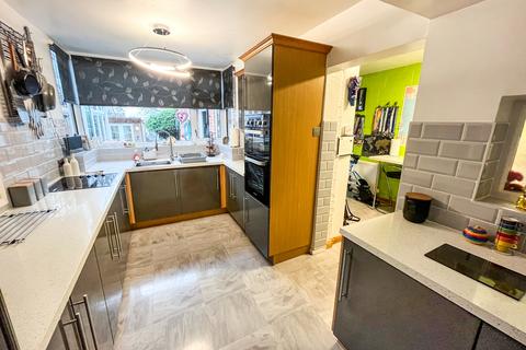 4 bedroom semi-detached house for sale, Woodgate Drive, Leicester LE4