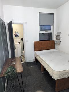 1 bedroom in a house share to rent, 19 Highfield Road, Birkenhead, Merseyside. CH42