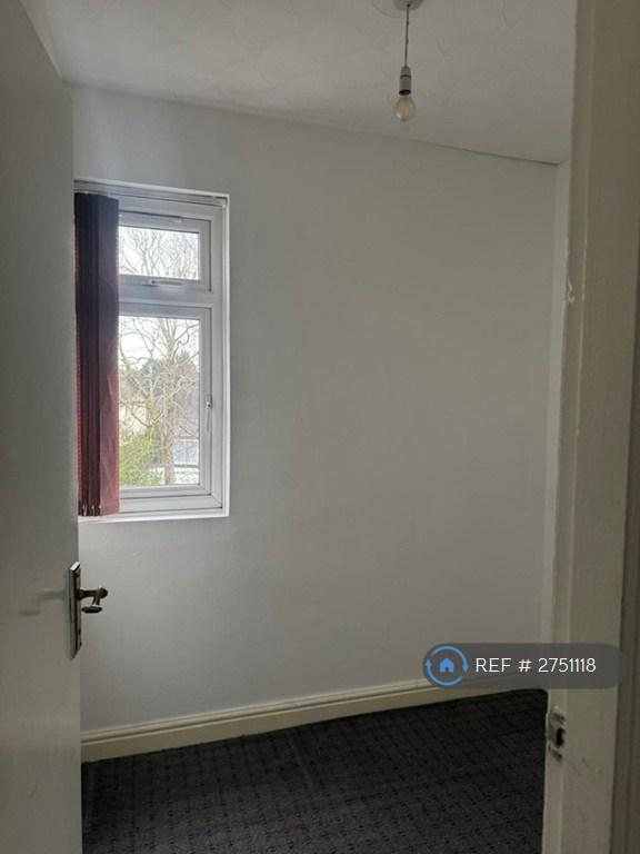 Box Bedroom