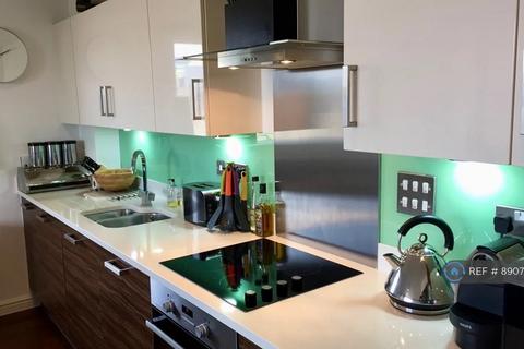 1 bedroom flat to rent, Albany Road, London, SE5