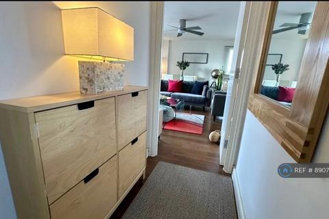 1 bedroom flat to rent, Albany Road, London, SE5