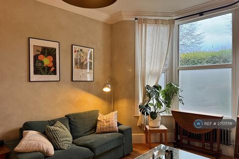 2 bedroom maisonette to rent, Francis Road, London, E10