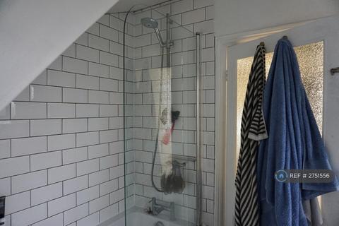 2 bedroom maisonette to rent, Francis Road, London, E10