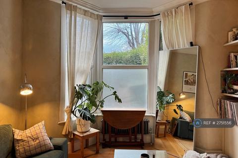 2 bedroom maisonette to rent, Francis Road, London, E10
