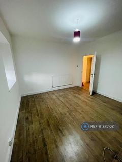 3 bedroom flat to rent, Burnham Court, London, NW4