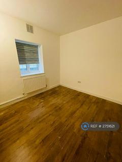 3 bedroom flat to rent, Burnham Court, London, NW4