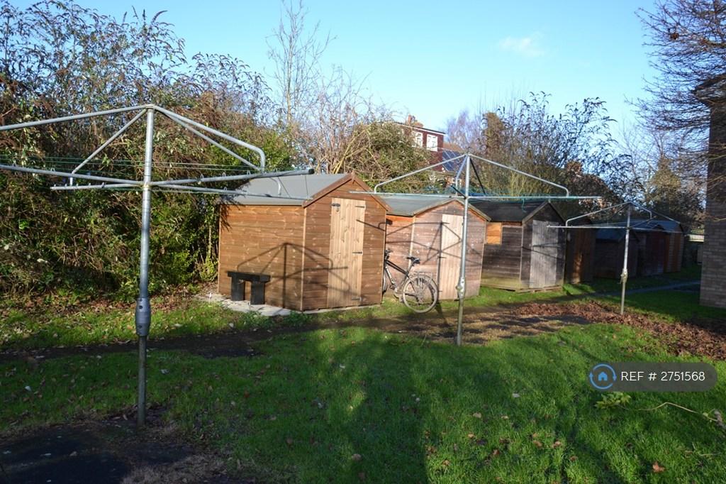 Huge Communal Garden With Cloth Rails