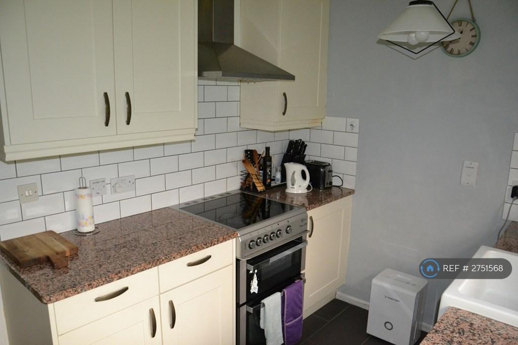 Fully Equipped Refubrished Kitchen