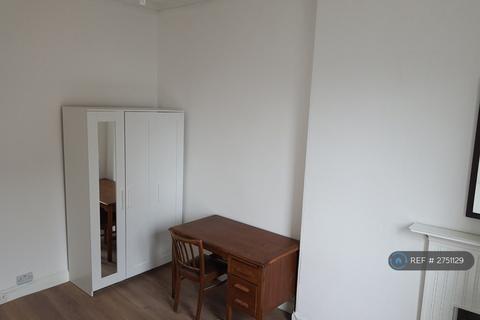 2 bedroom flat to rent, Wood St, Glasgow, G31