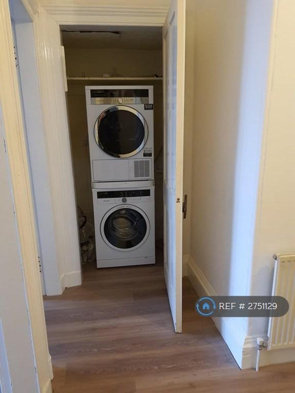 Washing Machine And Heat Pump Dryer.
