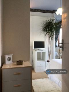 1 bedroom in a house share to rent, Longfield Avenue, Enfield, EN3