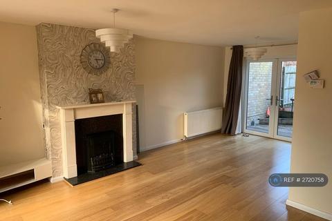 2 bedroom terraced house to rent, Kealdale Road, Northampton, NN3