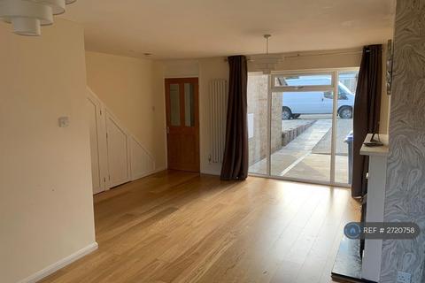 2 bedroom terraced house to rent, Kealdale Road, Northampton, NN3