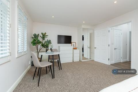 2 bedroom flat to rent, West Avenue, Bath, BA2