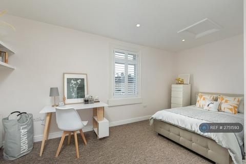 2 bedroom flat to rent, West Avenue, Bath, BA2