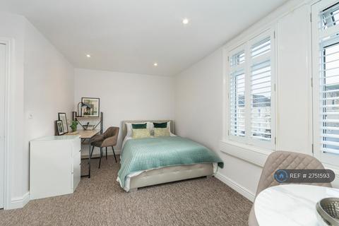 2 bedroom flat to rent, West Avenue, Bath, BA2