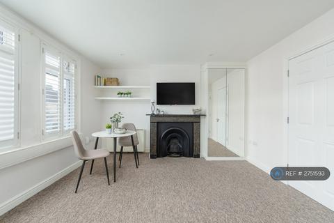 2 bedroom flat to rent, West Avenue, Bath, BA2