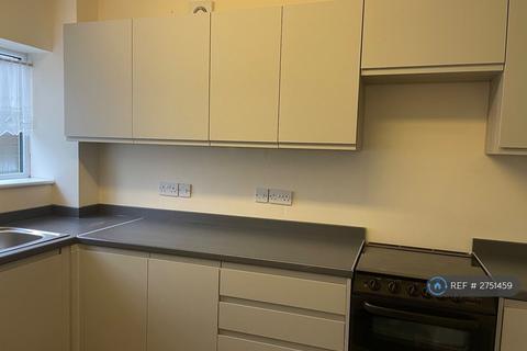 3 bedroom semi-detached house to rent, Kitwell Lane, Birmingham, B32